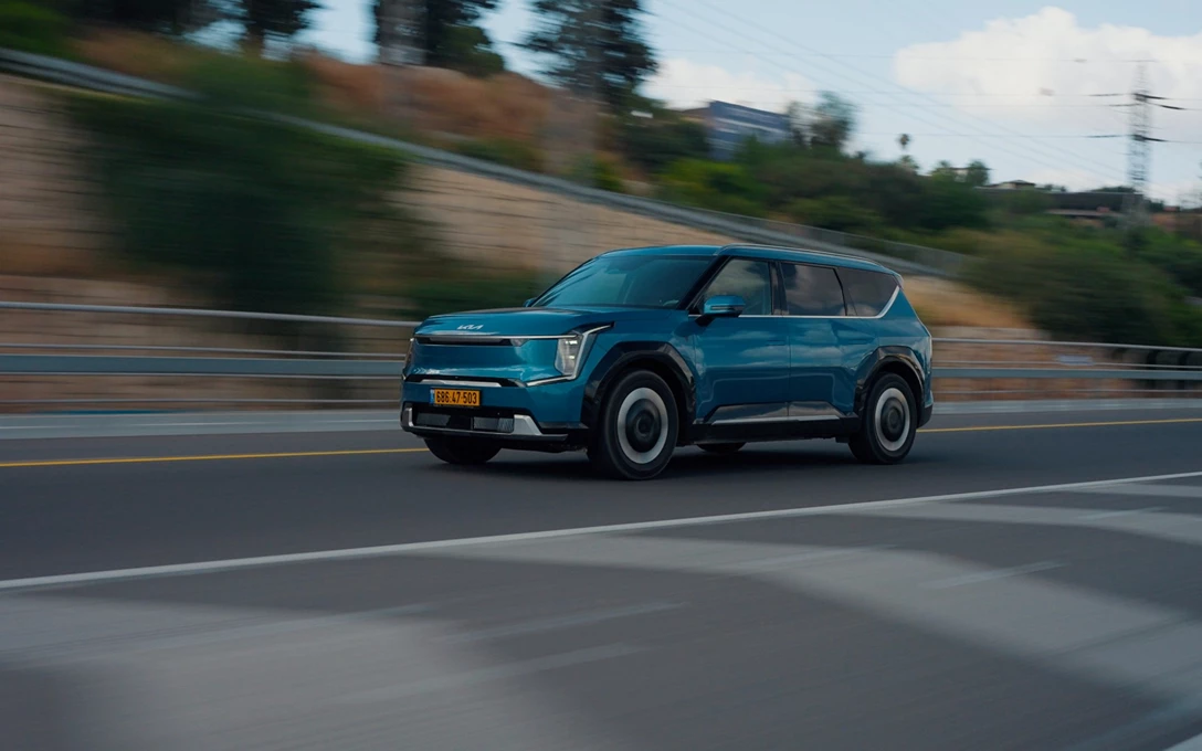 1698870-KIA EV9 2024.00_39_07_01.Still024-min.jpg