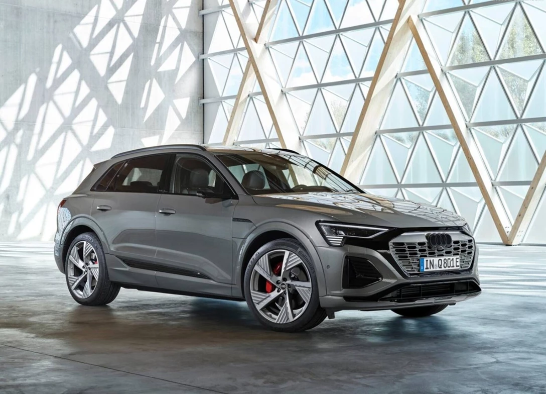 1700116-Audi-Q8_e-tron_quattro-01.jpg