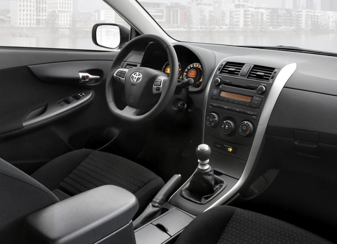 1652720-Toyota-Corolla-2012-05.jpg