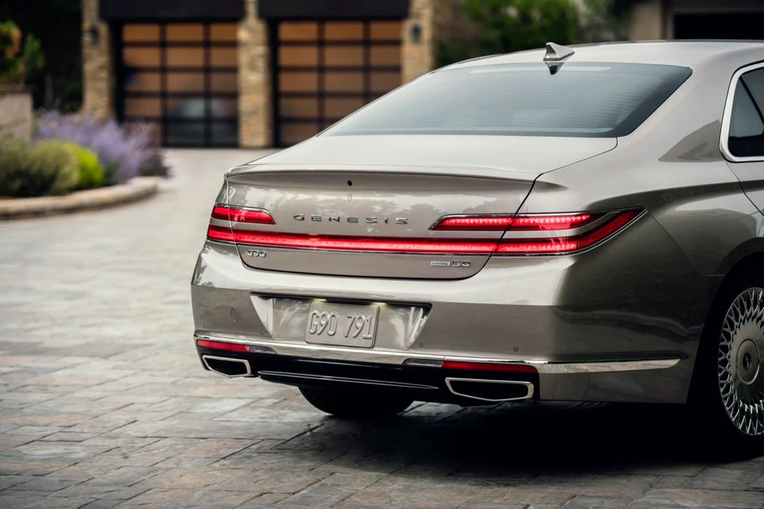 1635293-1697-2020GenesisG90.jpg