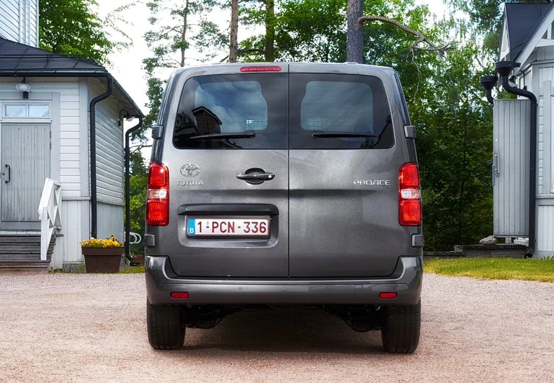 1680525-Toyota-ProAce-2023-12.jpg