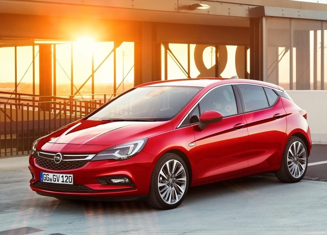 1648363-Opel-Astra-2017-01.jpg