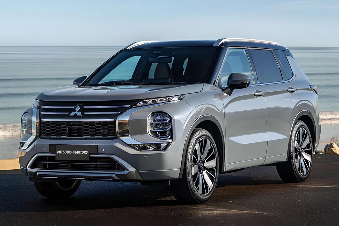 Mitsubishi-Outlander-2025-04.jpg