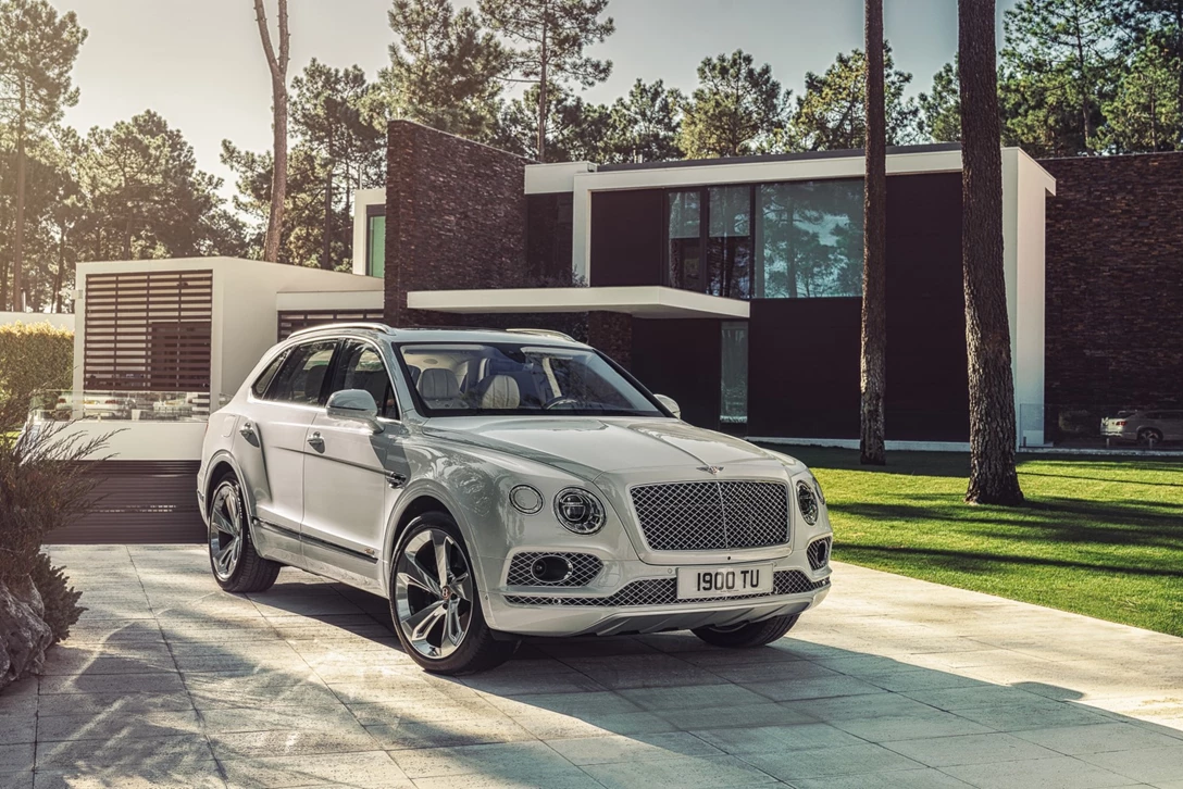 1592595-Bentley Bentayga Hybrid - 05.jpg