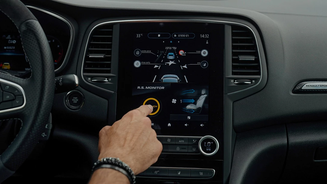 1695987-Renault Megane RS 2024.00_38_33_01.Still055-min.jpg