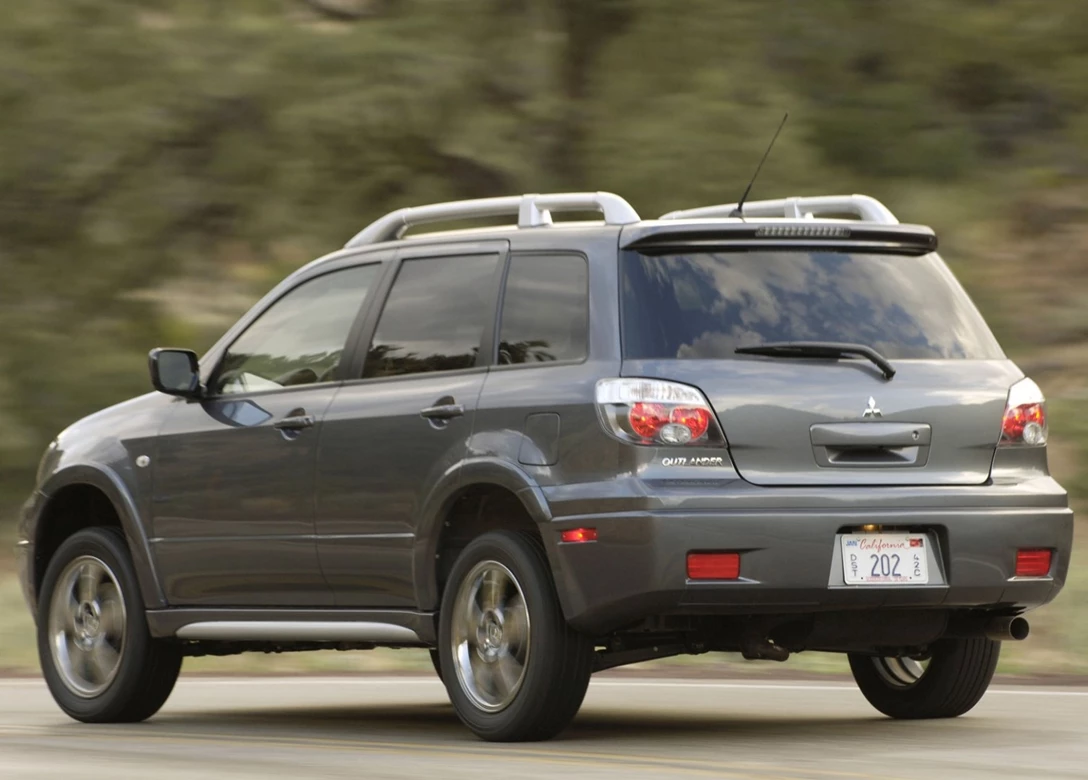 1599974-Mitsubishi-Outlander_SE-2006-1600-0b.jpg