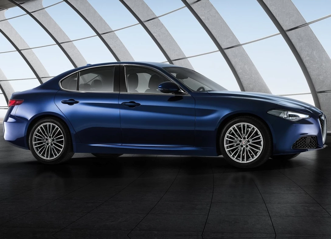 1658373-Alfa_Romeo-Giulia-2017-03.jpg
