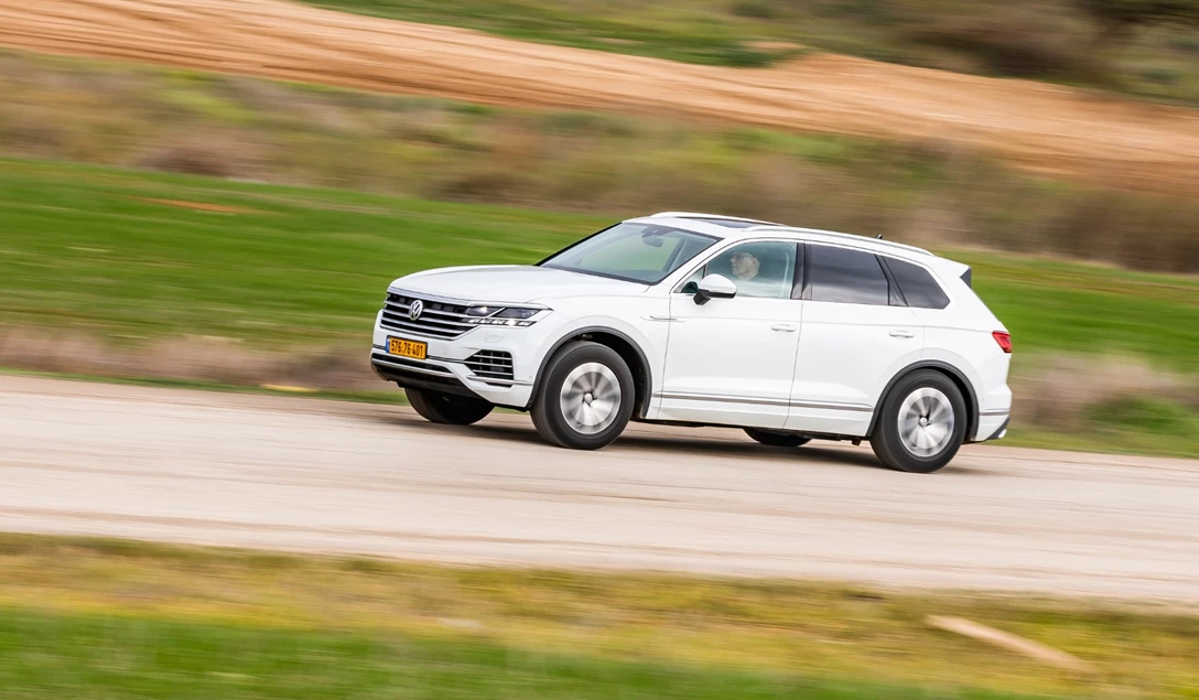 1611498-פולקסווגן טוארג - מבחן דרכים  (25).jpg