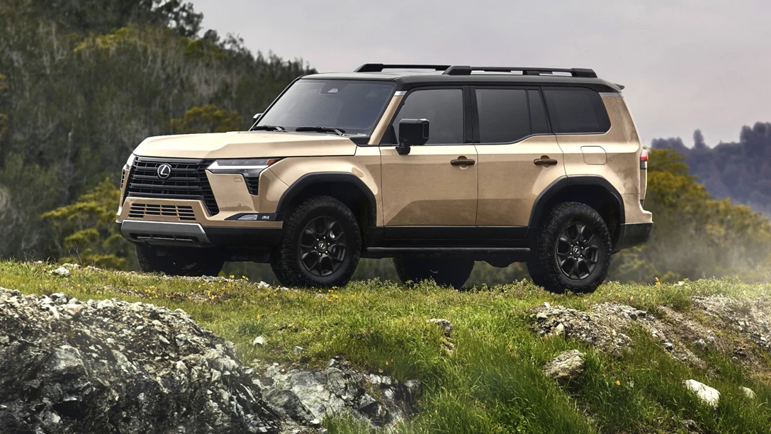 1683348-2024_Lexus_GX_Overtrail_PR_HERO-min.jpg
