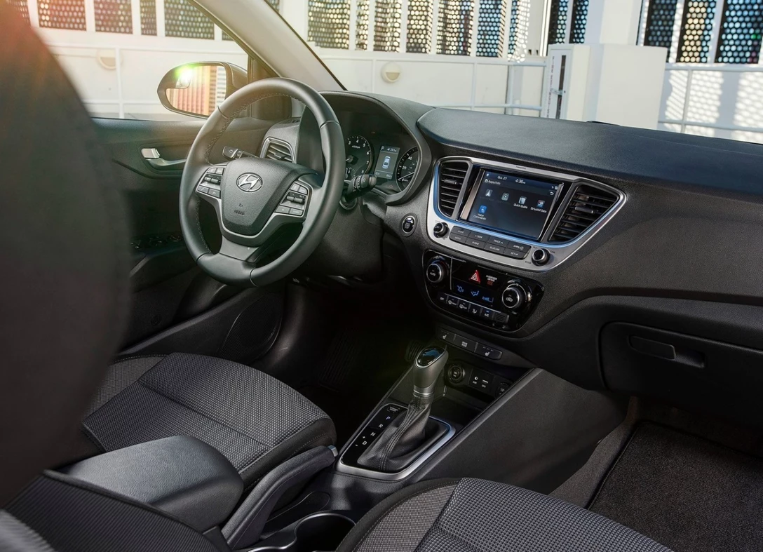 1641008-Hyundai-Accent-2019-05.jpg