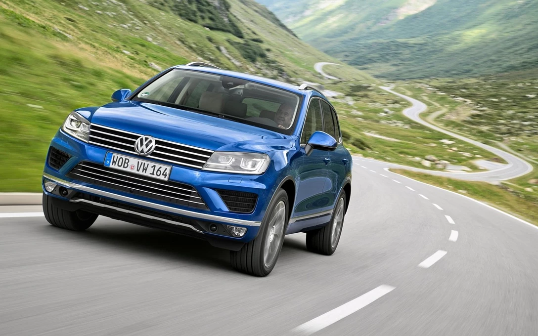 1697799-Volkswagen-Touareg-2015-1600-02.jpg