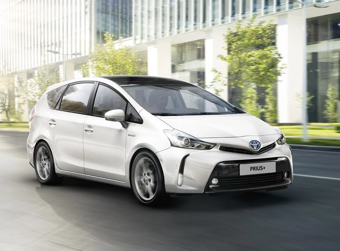 1657782-Toyota-Prius-Plus-2017-01.jpg