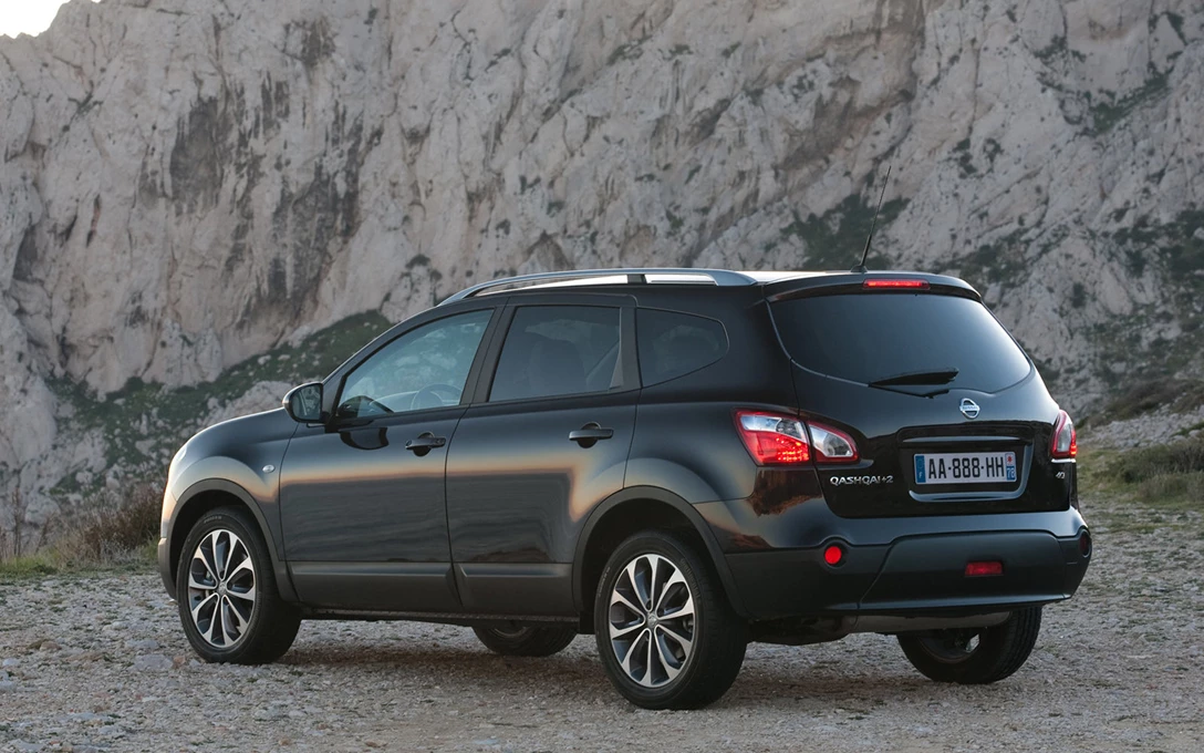 1687654-Nissan-Qashqai2-2010-1600-06.jpg