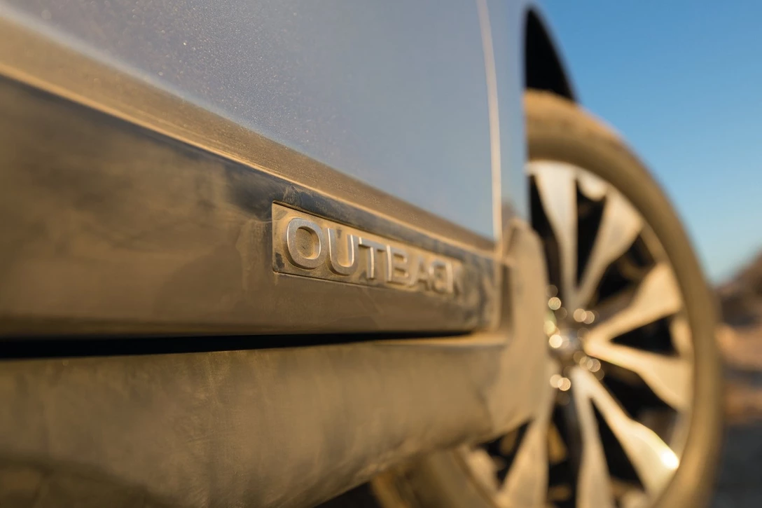 סובארו אאוטבק דור 5