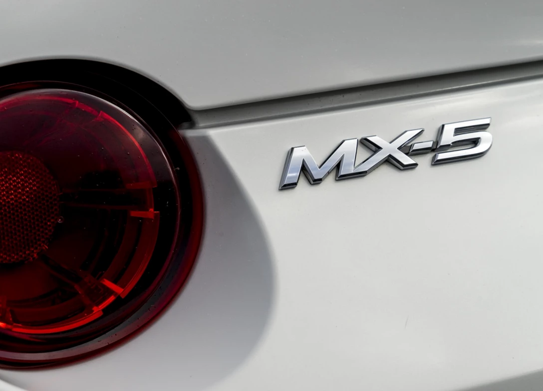 1696378-Mazda-MX5-2024-12.jpg