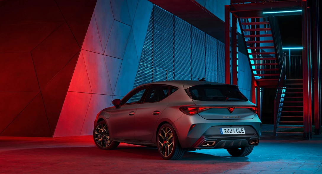 1706030-seat-cupra.media-center (1).jpg