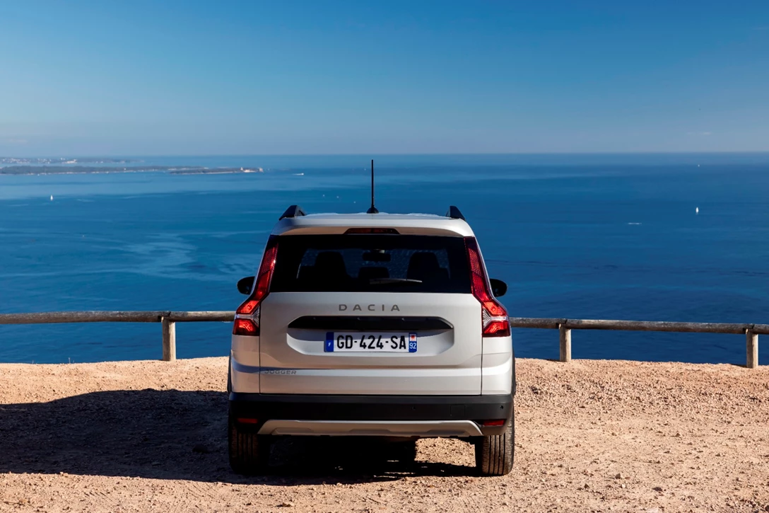 1662496-2022 - New Dacia Jogger Moonstone Grey (6).jpg