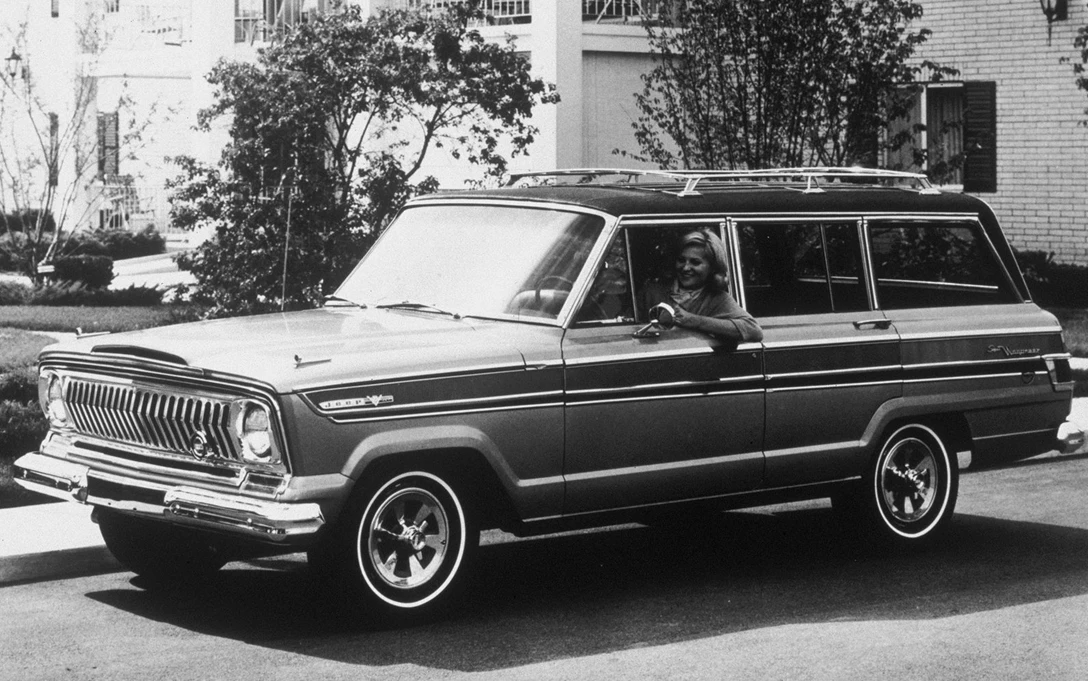1635013-Jeep-Wagoneer-1963-1600-02.jpg