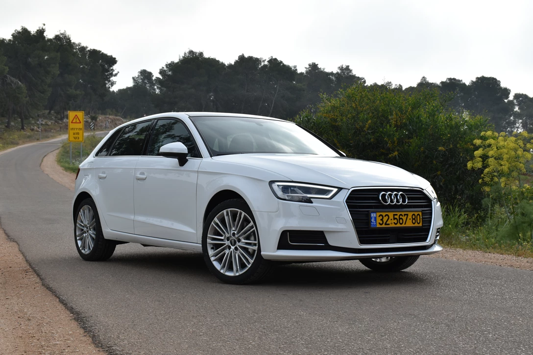 1676278-אודי A3 מנוע 2.0 ליטר גיליון 375 צילום גיא רוטקופ (1).JPG