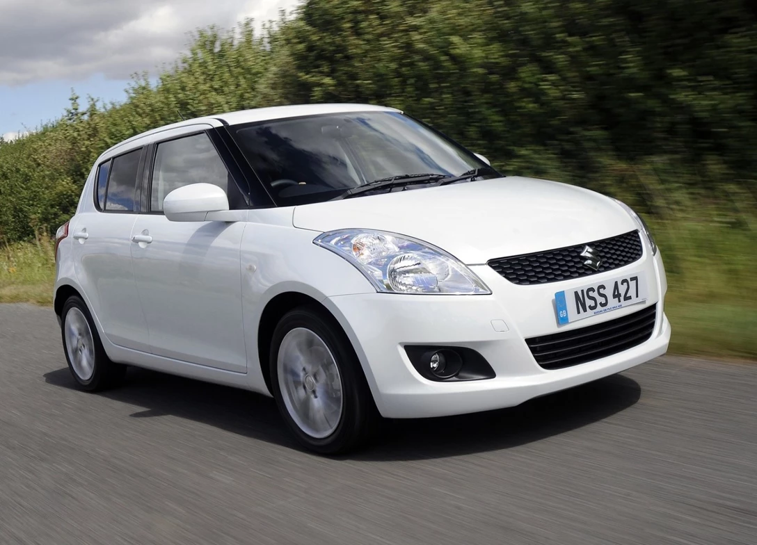 1640779-Suzuki-Swift-2015-04.jpg