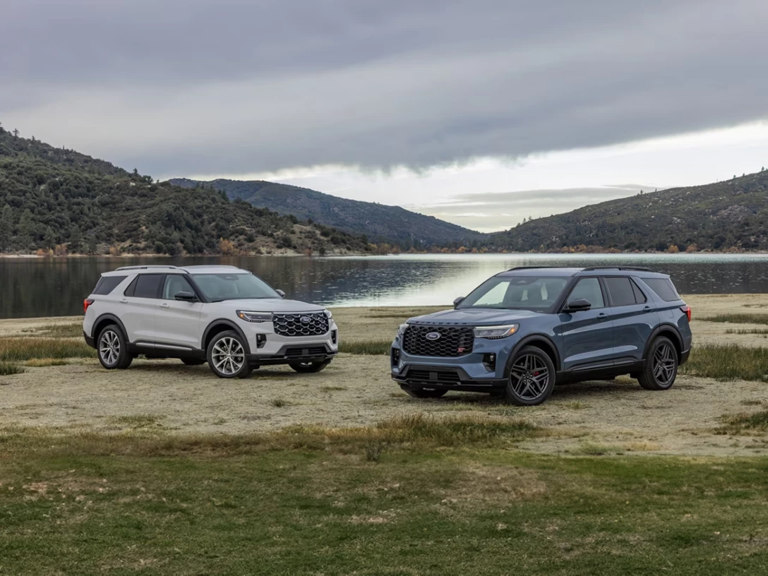 White-and-Blue-Ford-Explorers.png