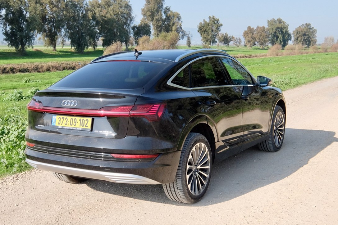 1638523-אודי  e-tronספורטבק - 7.jpeg