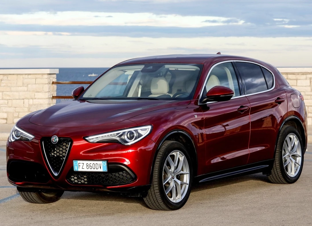 1643741-Alfa_Romeo-Stelvio-2021-01.jpg
