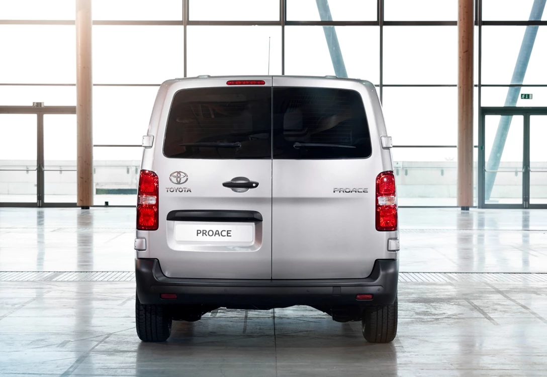1680518-Toyota-ProAce-2023-05.jpg