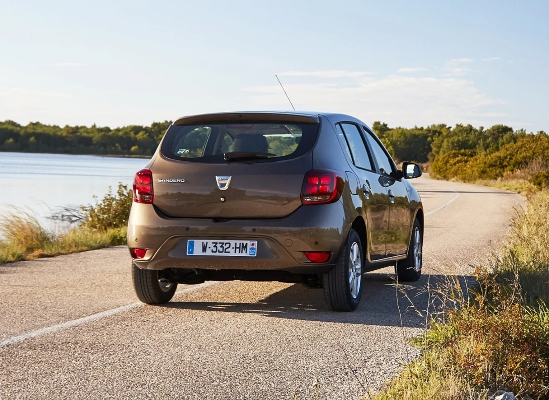 1650606-Dacia-Sandero-2021-03.jpg