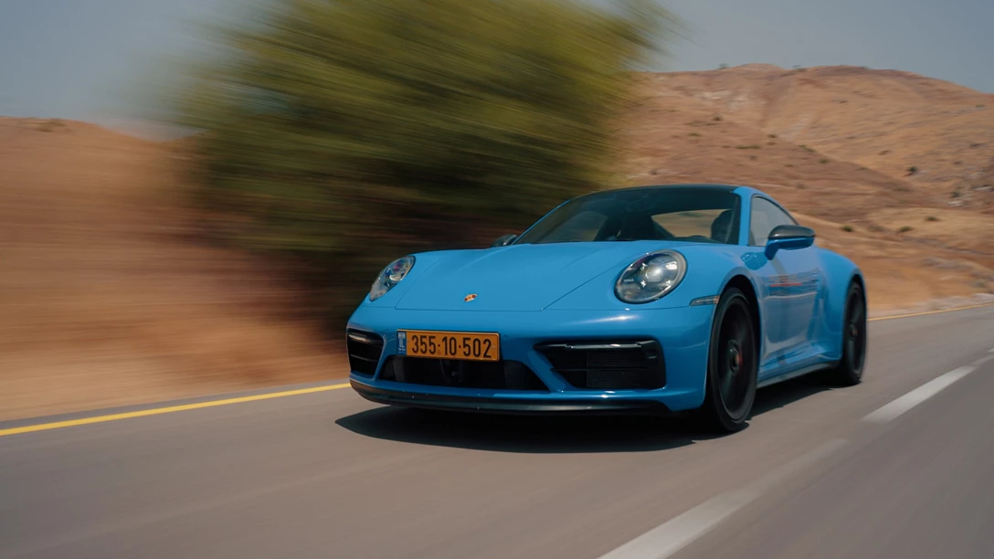 1664836-Porsche 992 GTS.00_53_14_11.Still029-min.jpg