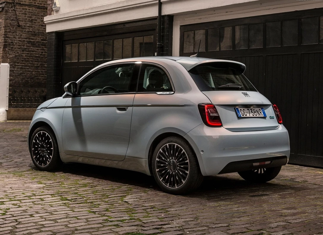 1646977-Fiat-500e-2021-02.jpg
