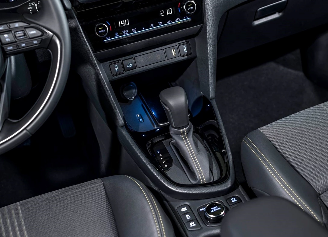 Toyota-Yaris_Cross-2025 (9).jpg