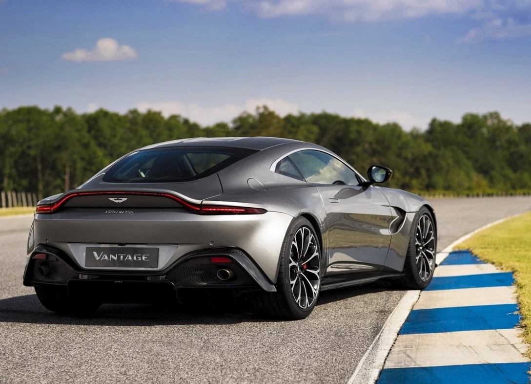 1682171-Aston_Martin-Vantage-2023-05.jpg