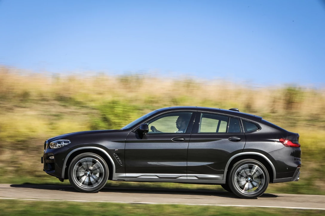 1609442-01 Nuova BMW X4_Dinamiche.jpg
