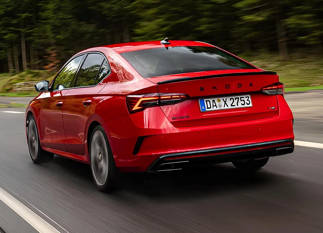 1706636-Skoda-Octavia-2025 (9).jpg