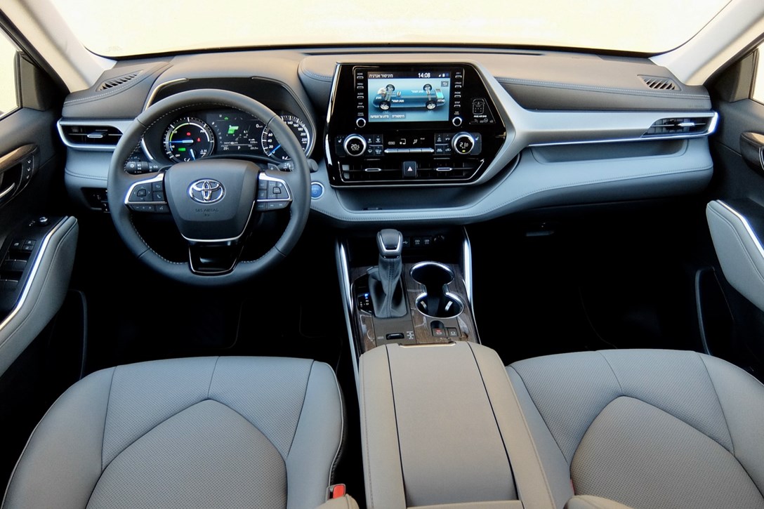 1640038-טויוטה היילנדר מבחן דרכים - 1.jpeg