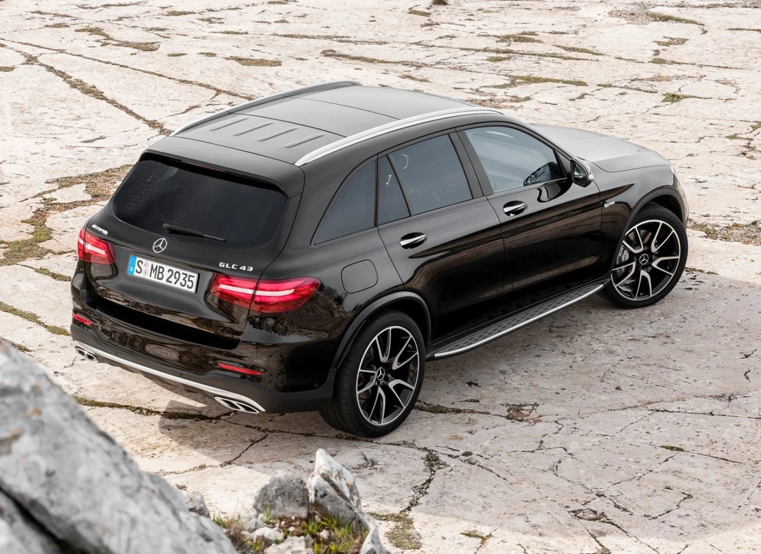 1651452-Mercedes-Benz-GLC-2018-11.jpg