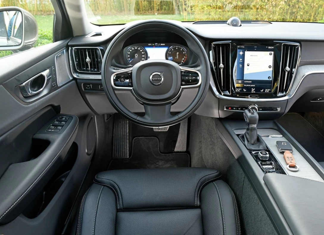 1663051-Volvo-V60-2022-05.jpg