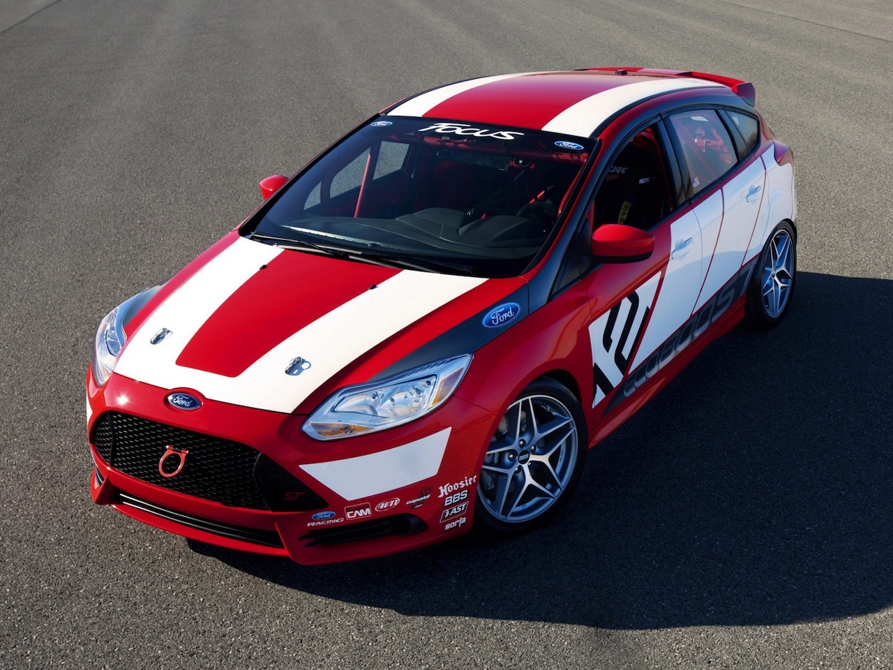 1575725_ford_focus_2.jpg
