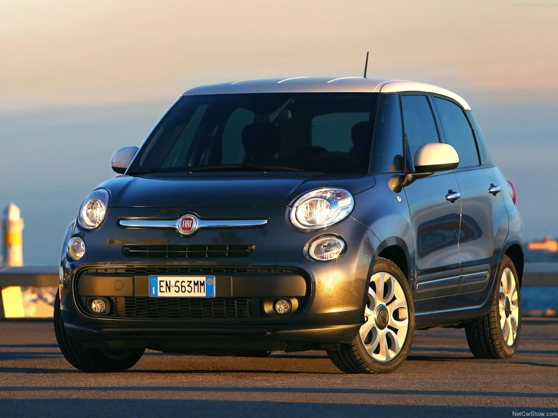 1588252-Fiat-500L 1.jpg
