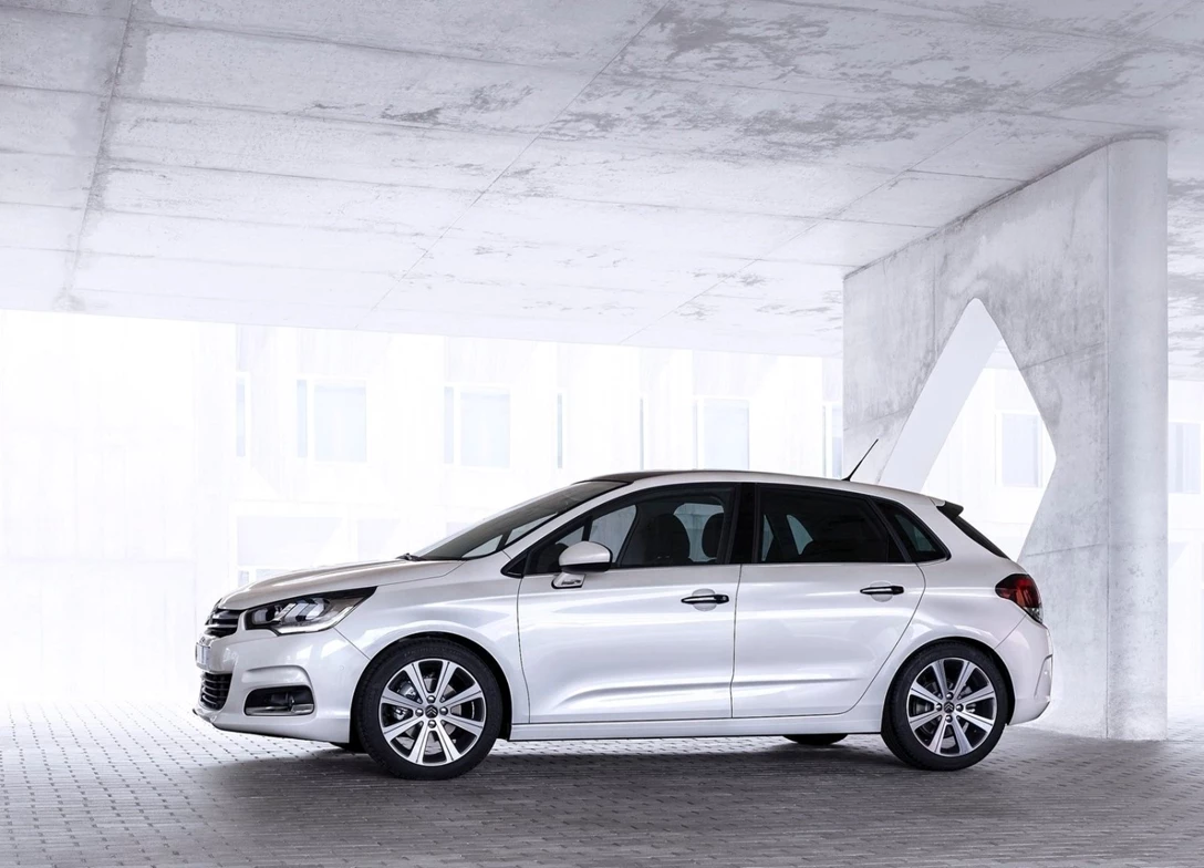 1668154-Citroen-C4-2015-04.jpg