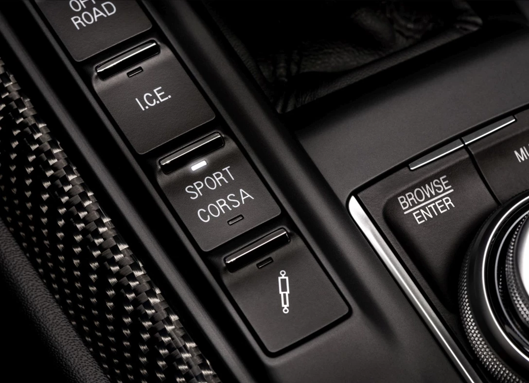 1702352-Maserati-Quattroporte-2024-16 (14).jpg