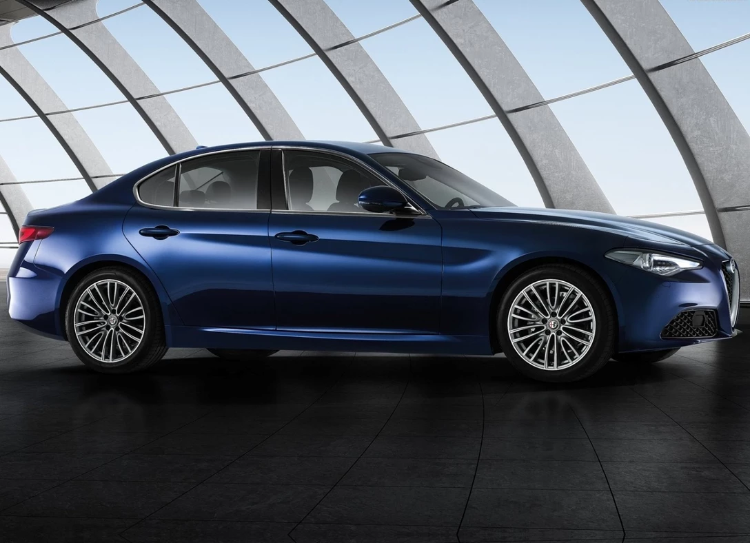 1658327-Alfa_Romeo-Giulia-2019-04.jpg