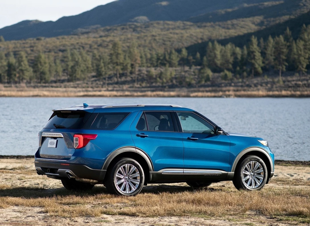 1633926-Ford-Explorer-2020-02.jpg