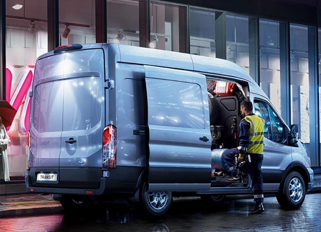 1642893-Ford_Transit_2021-03.jpg