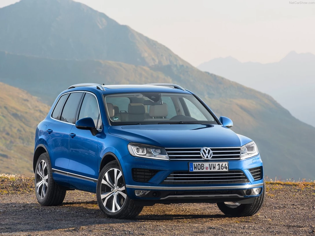 1589223-Volkswagen-Touareg 1.jpg