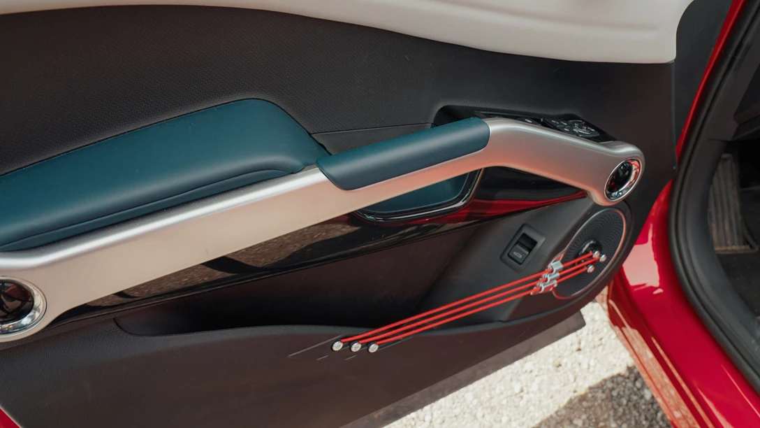 1679173-BYD ATTO 3.00_53_56_06.Still065 copy-min.jpg