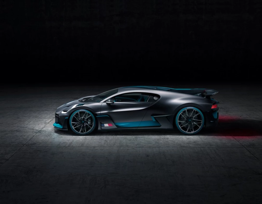 1601404-08_Bugatti-Divo_Side-elev.jpg