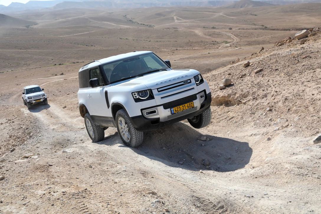 1640626-מסע לרגל השקת הדיפנדר הקצר בישראל, צילום רונן טופלברג (53).jpg