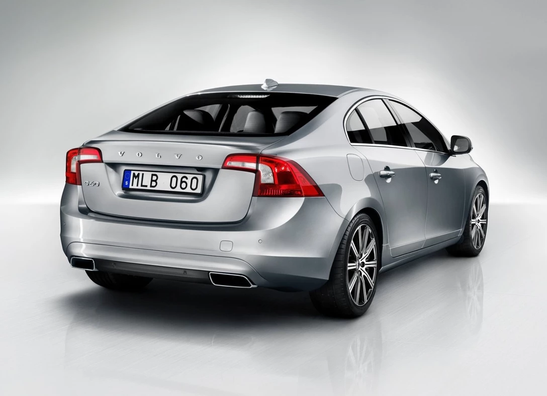 1650398-Volvo-S60-2017-02.jpg